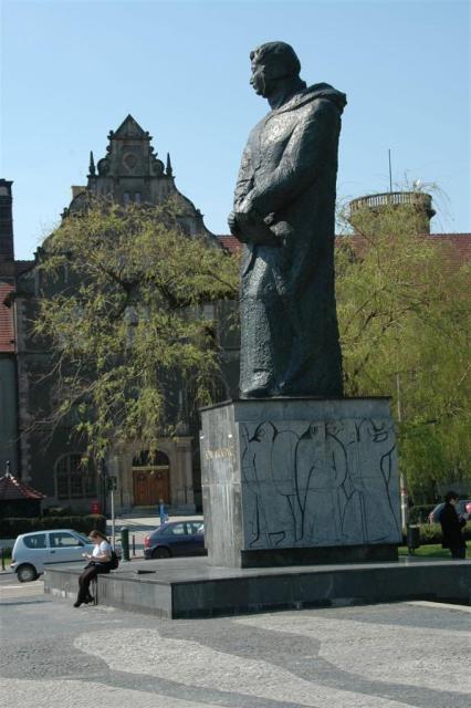 Pomnik Mickiewicza na swoim placu