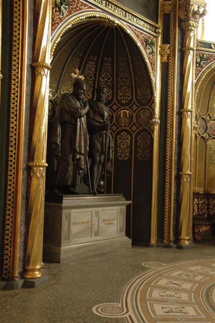 Grób Chrobrego i Mieszka I w Katedrze