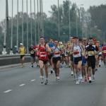 24-y kilometr - peleton wbiega na Most Świętokrzyski